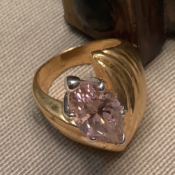 18KT GE Pink Cubic Zirconia Ring - Picture 3 of 4